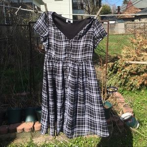 XS Plaid Old Navy Black & White Short Sleeve Dress